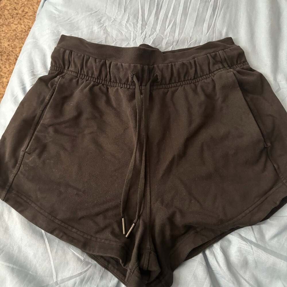 Inner Glow High-Rise Short 3"